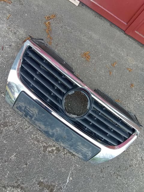 Volkswagen passat b 6 př maska