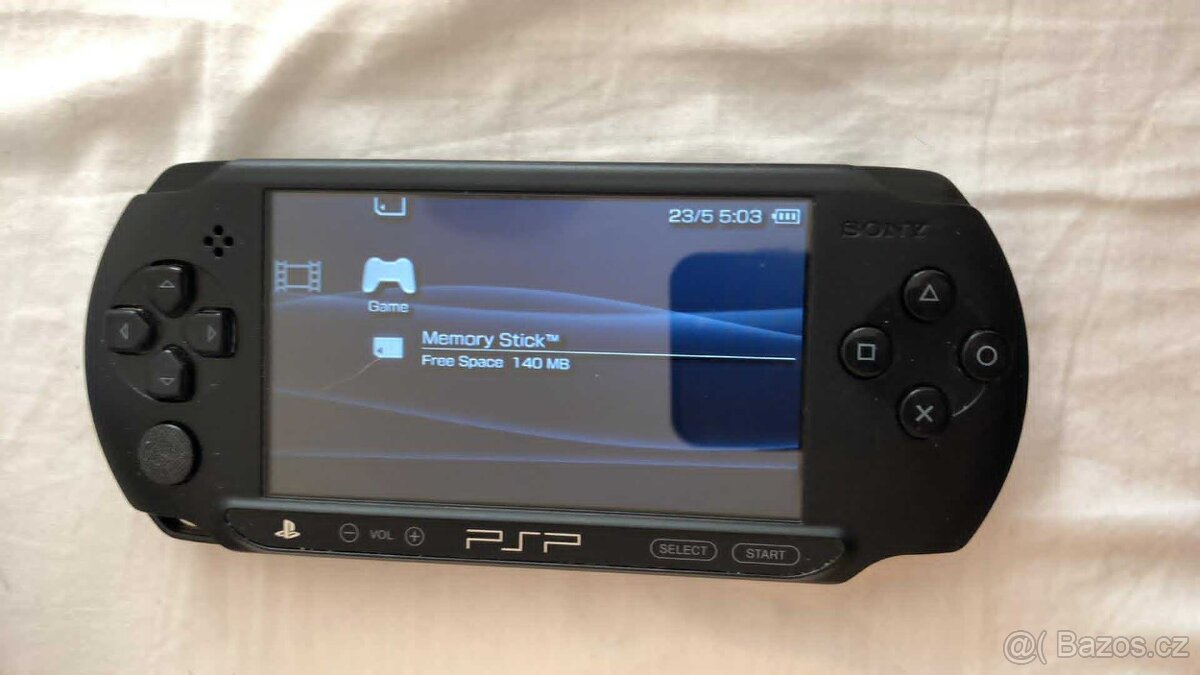 PSP 1004 Street+nabíječka+1hra,krabice