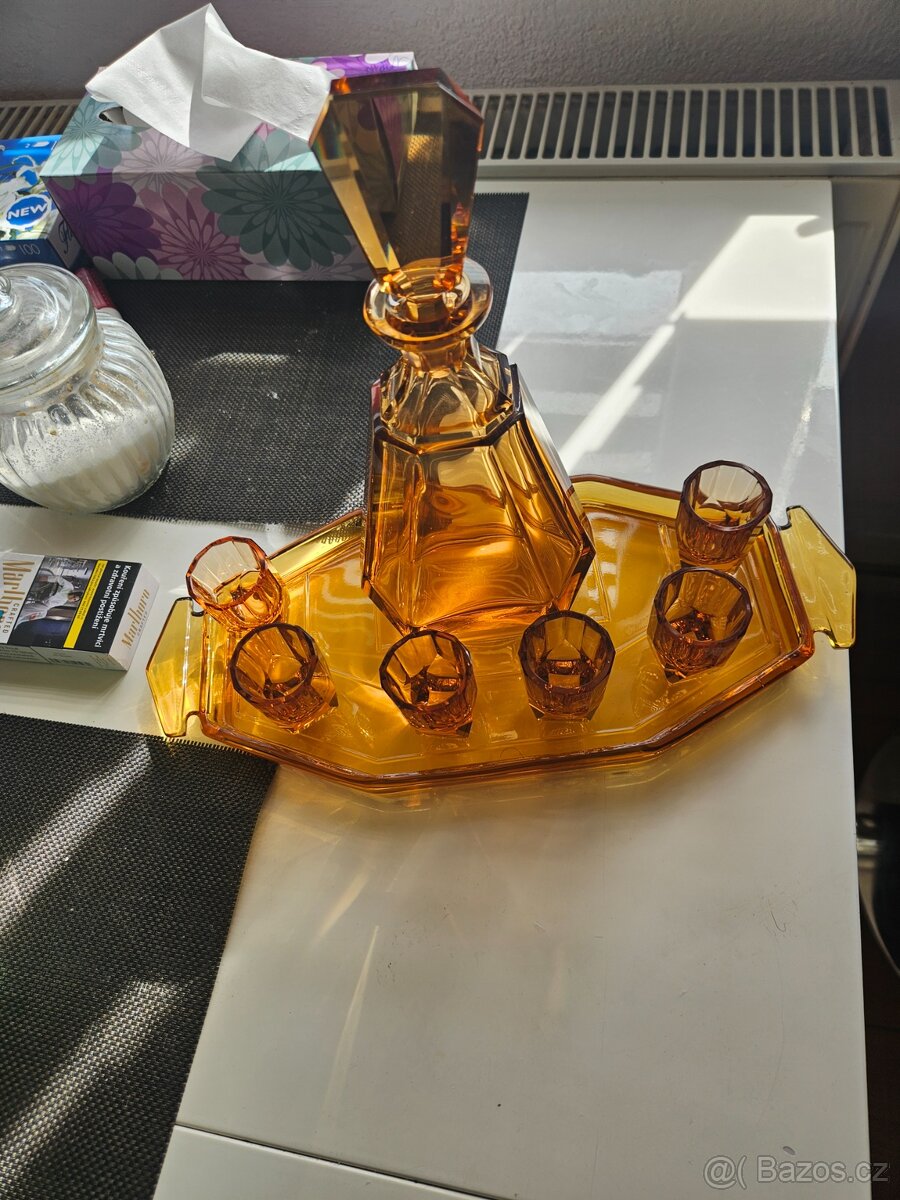Dobry den nabizim pozůstalost.likerovou karafu atd.