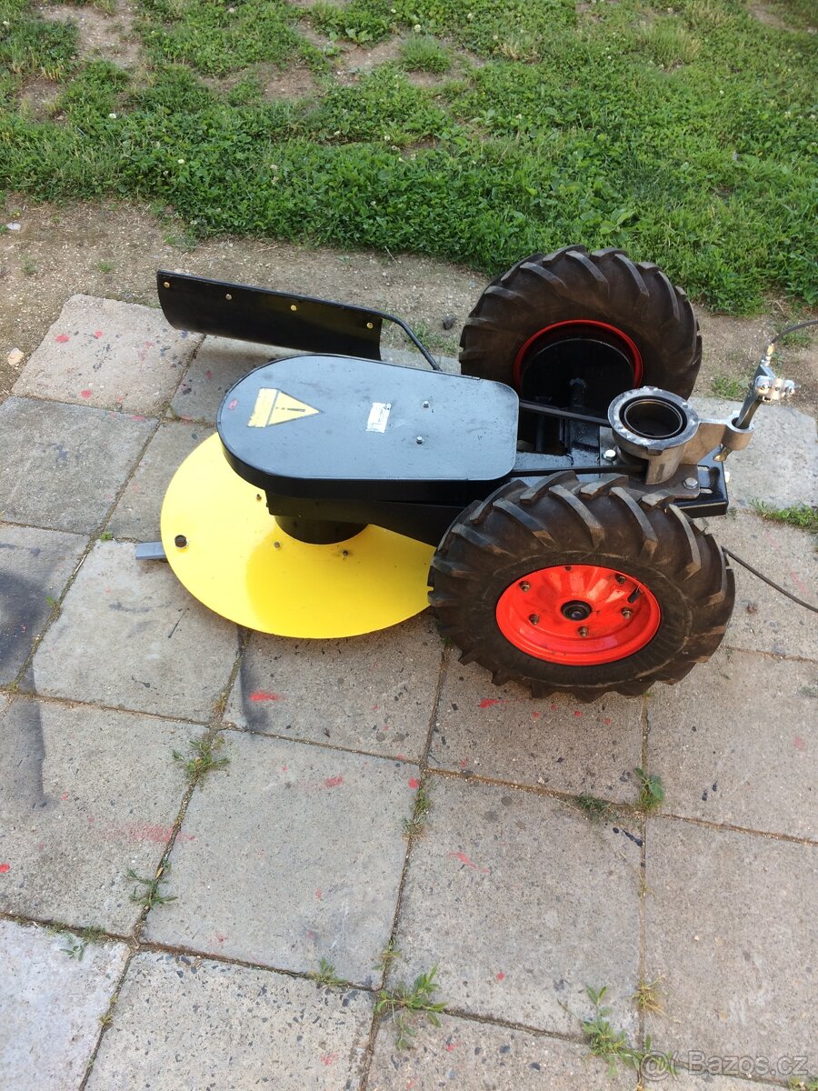 tera vari - bubnová sekačka Vari s pojezdem