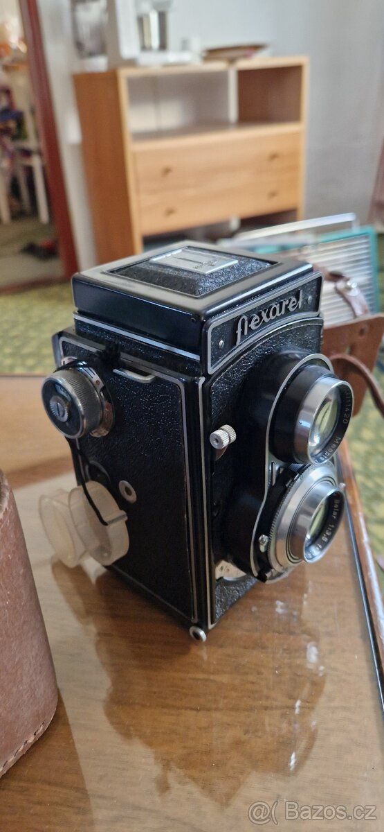 Historicky fotoaparat Flexaret