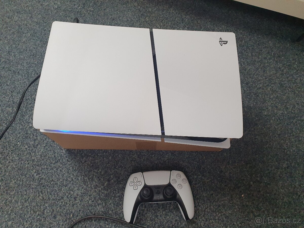 PlayStation 5 slim Digital Edition 1TB v záruce do 12/2025