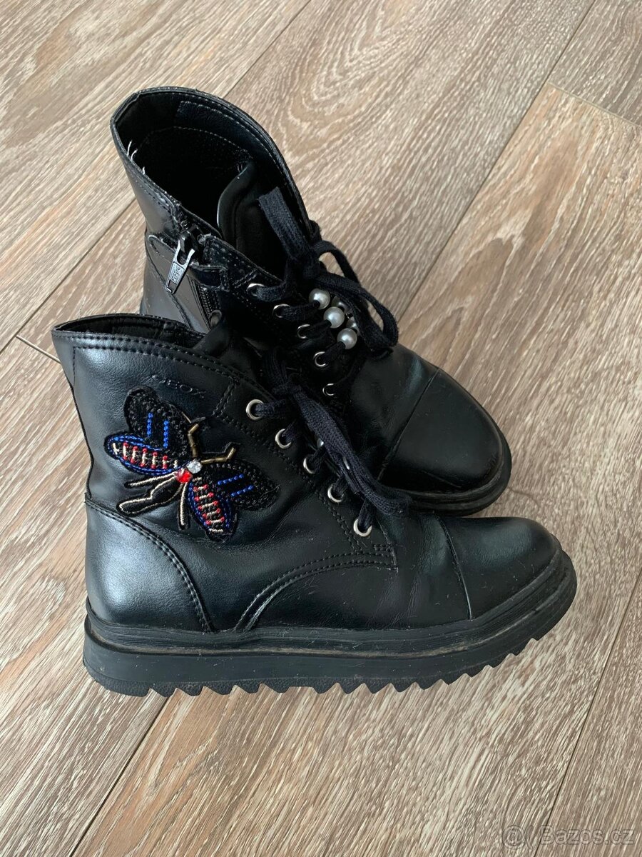 Prodám dívčí podzimní boty Geox vel. 33