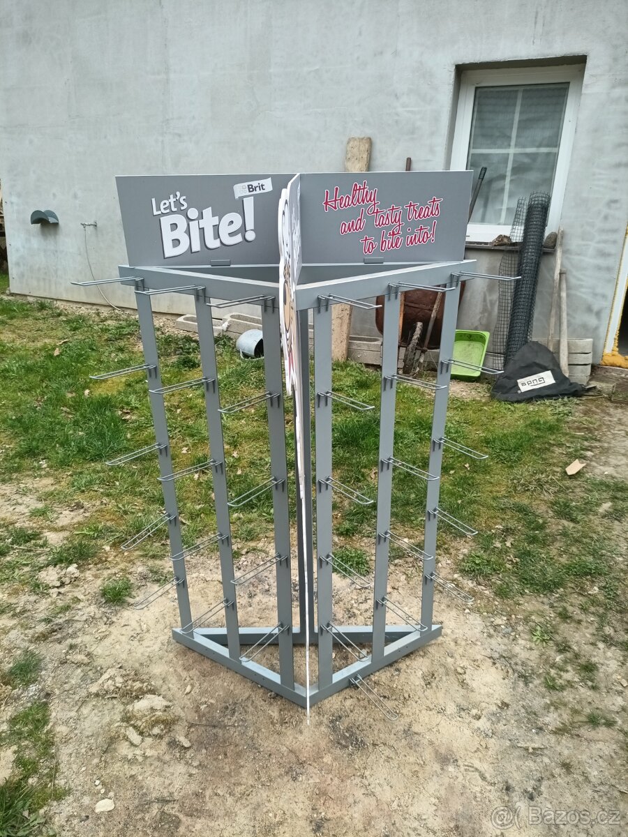 Reklamní stojan na pamlsky