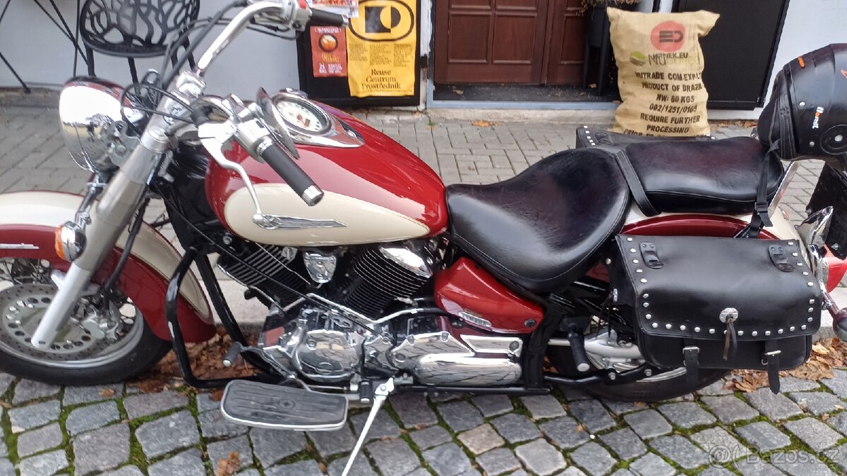 Yamaha XVS 1100 Drag Star