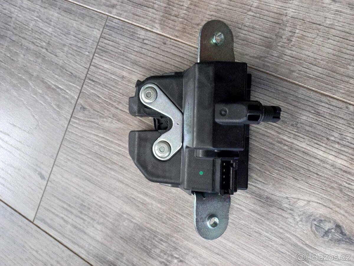 Zamek kufru Opel Astra K