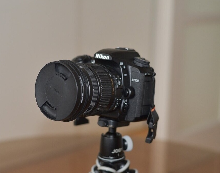 Nikon D7500 + Sigma DC 17-50mm