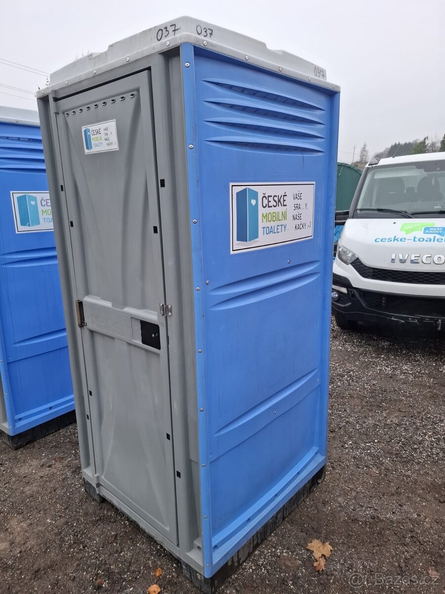 Mobilní toaleta umyvadlem