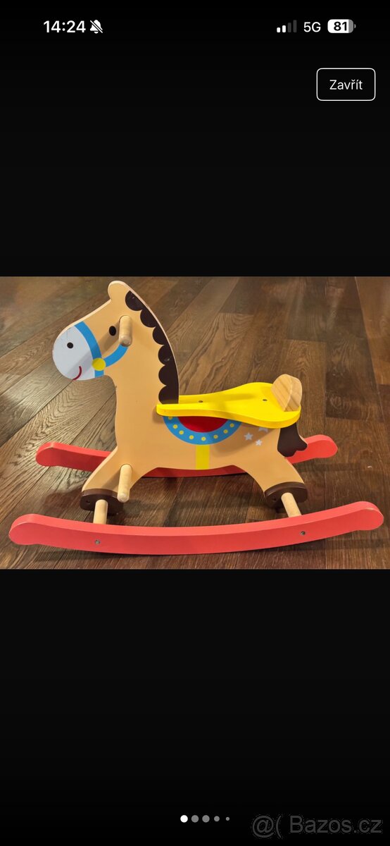 Dřevěný houpací kůň