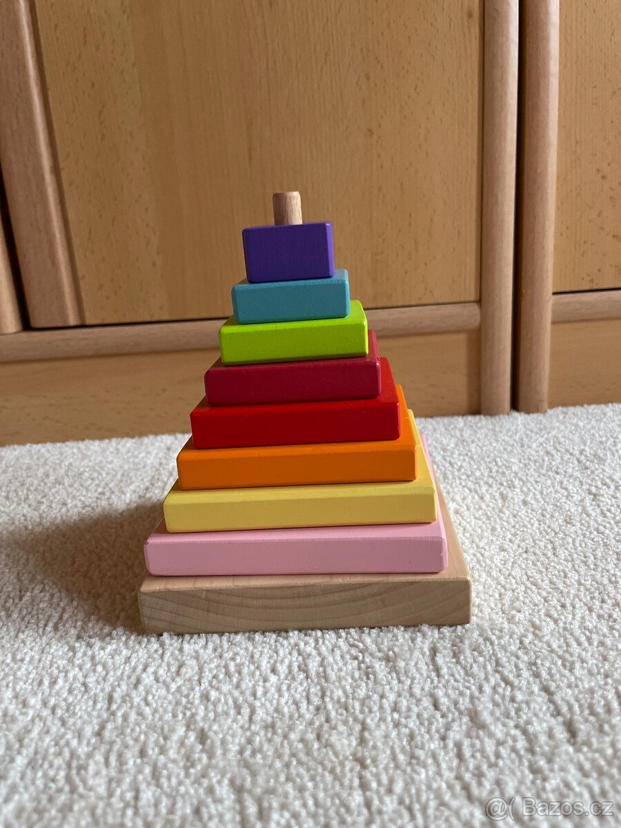 Dřevěná skládačka-barevná pyramida