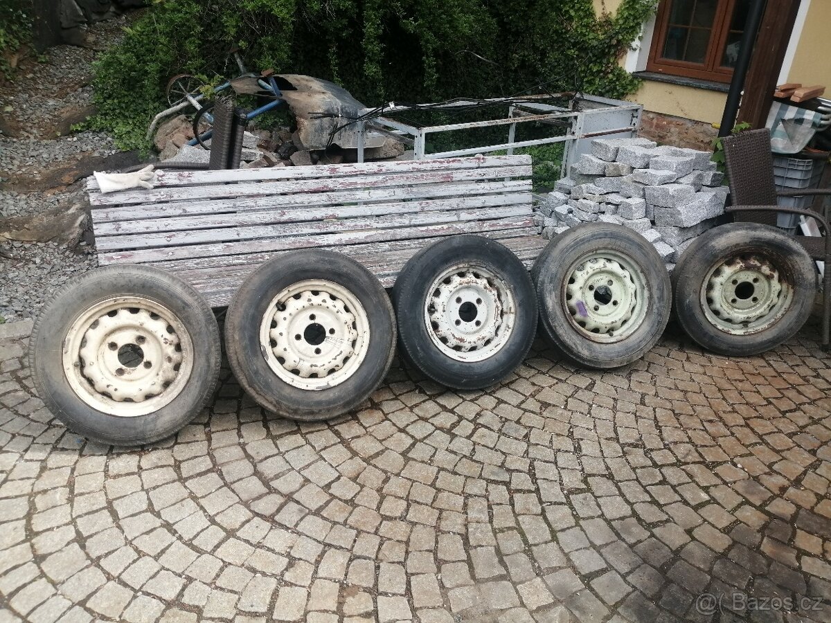 Kola na Škoda Spartak, Octavia