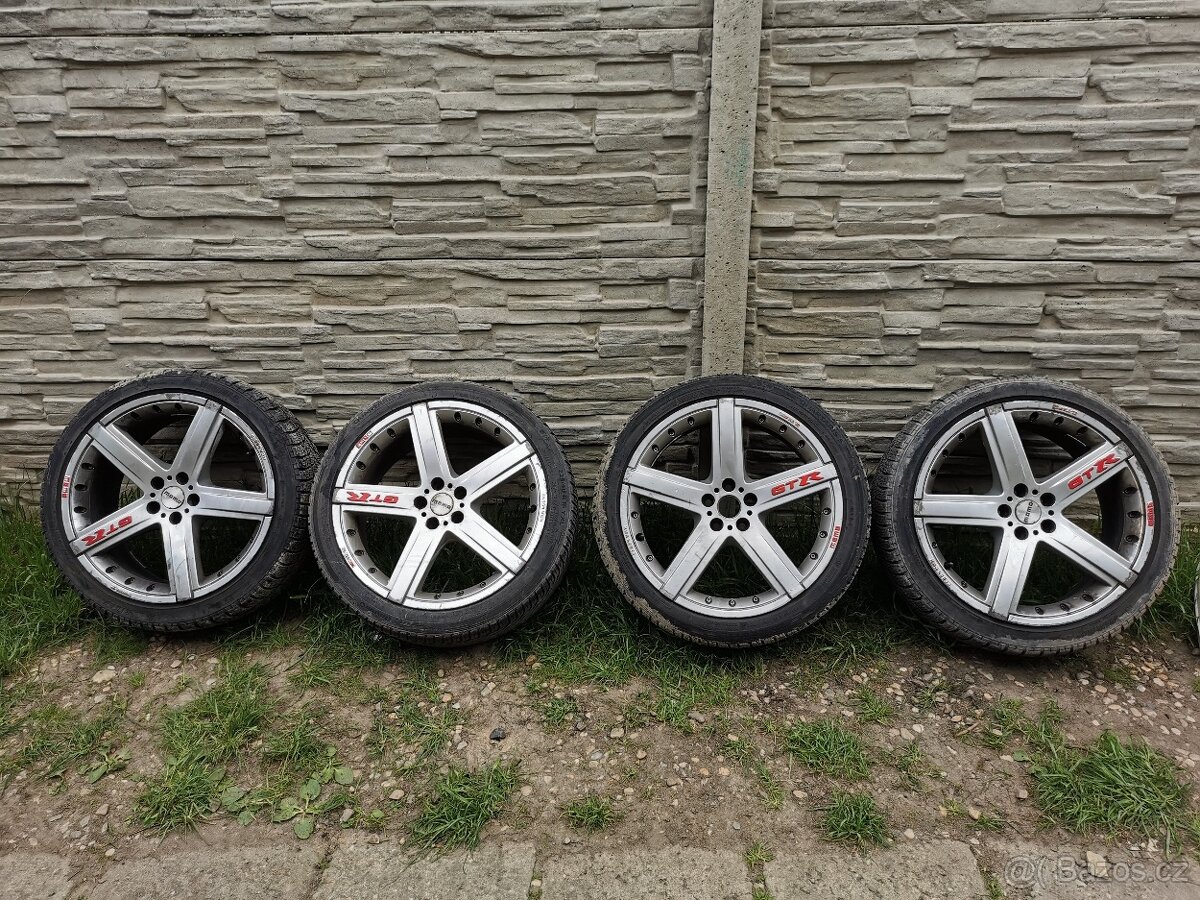 Momo GTR 8Jx18 H2 5x100 ET35