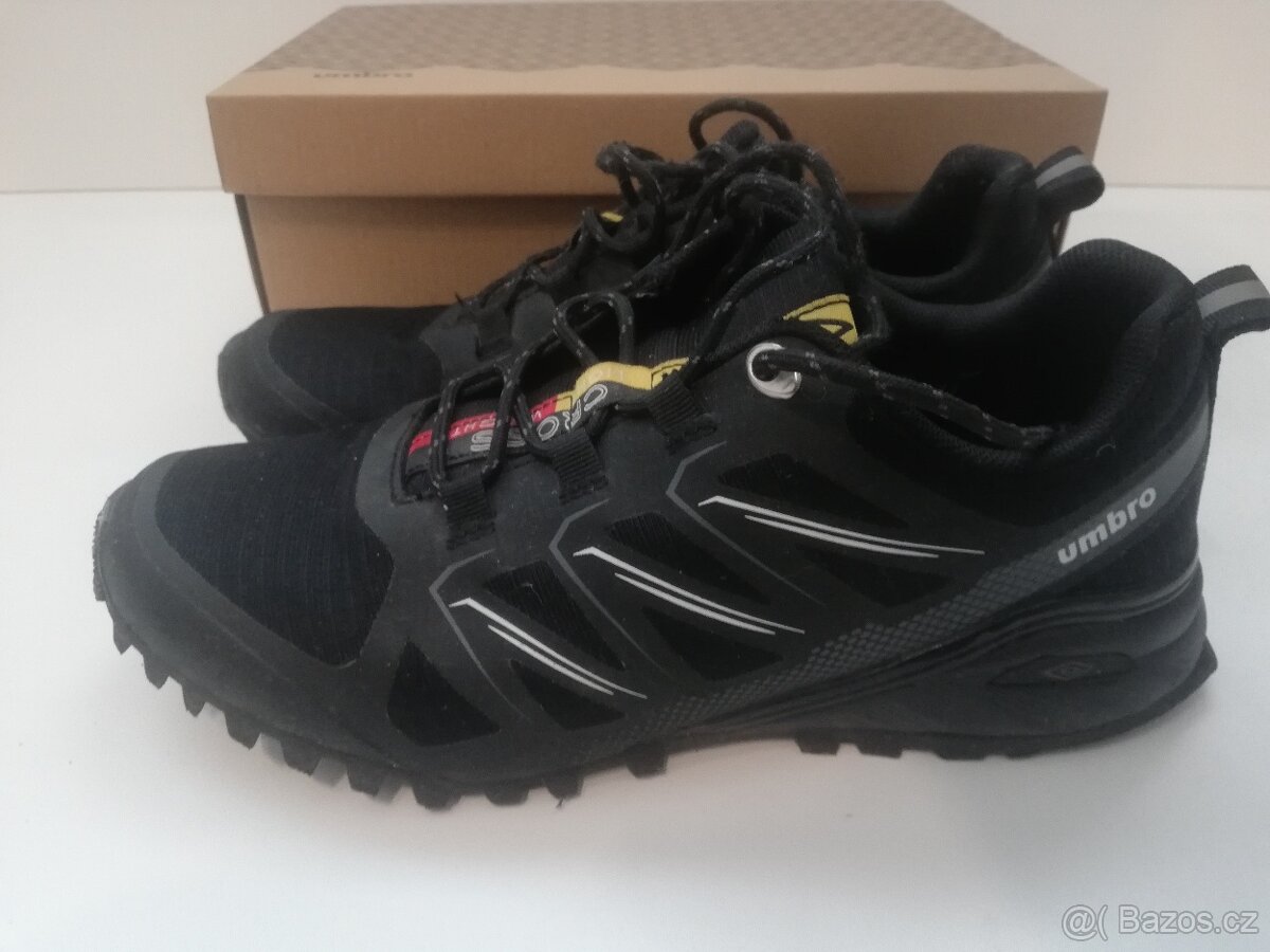 trailová obuv Umbro Jackuzzi