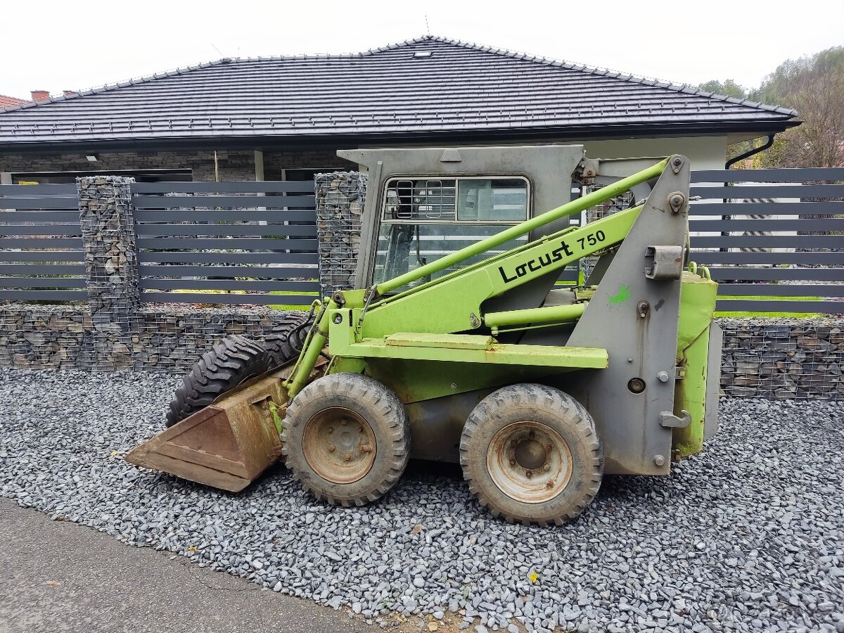 Locust 750