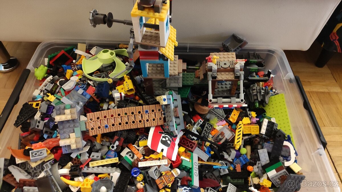 Lego volné, směs kostek a figurek