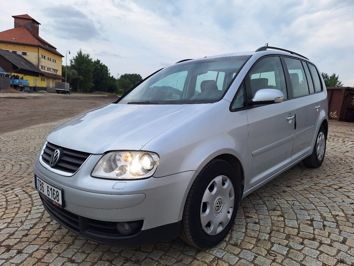 Touran 2.0 Tdi, BEZ DPF DSG,7míst, STK NOVÁ