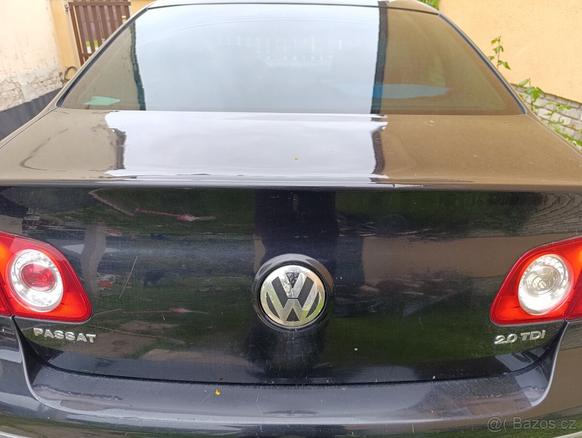 Passat B6 sedan- zadní víko, kufr LC9X