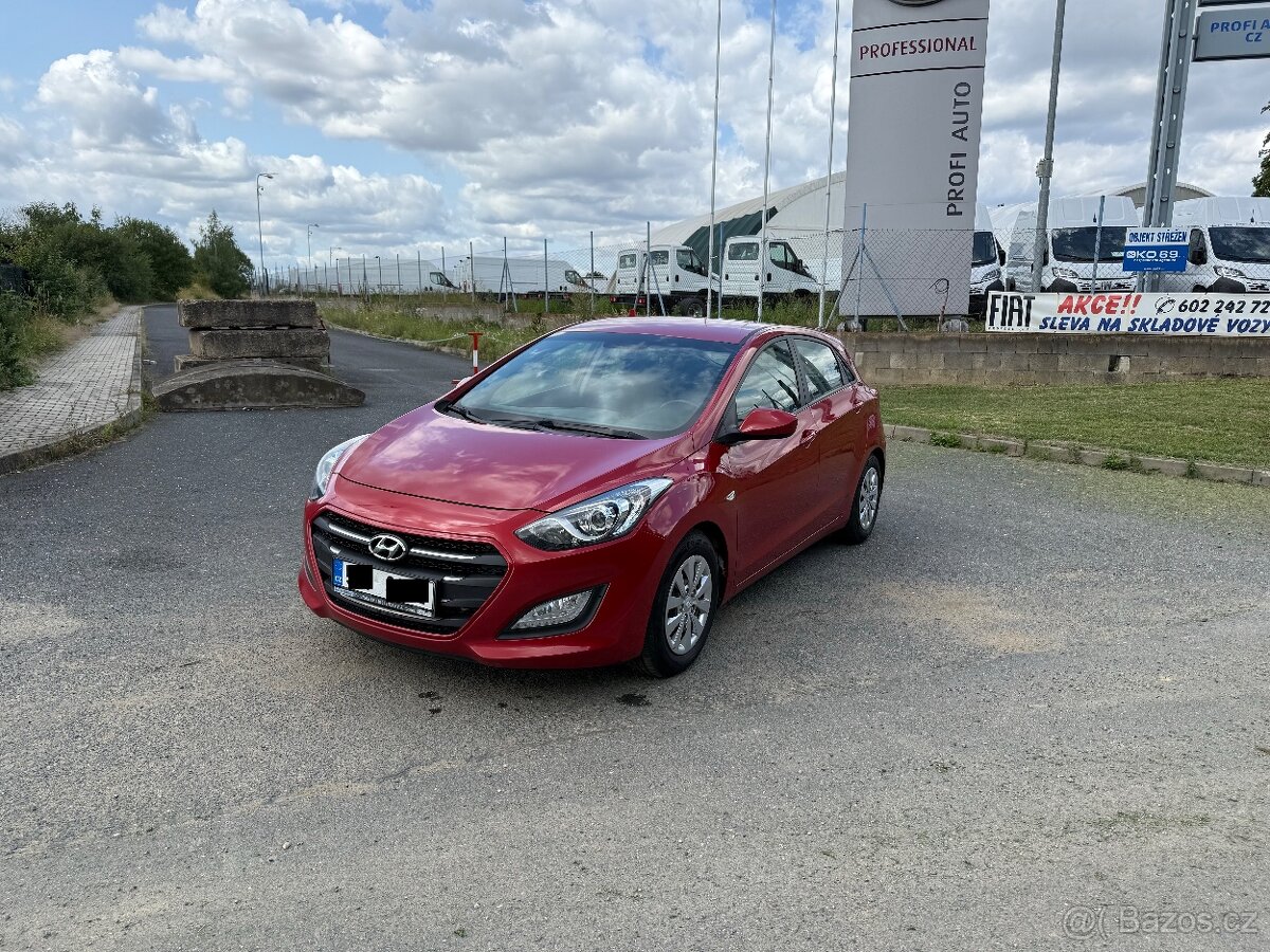 HYUNDAI I30 1.4i KLIMA PARK SENZORY AUTORIZOVANÝ SERVIS