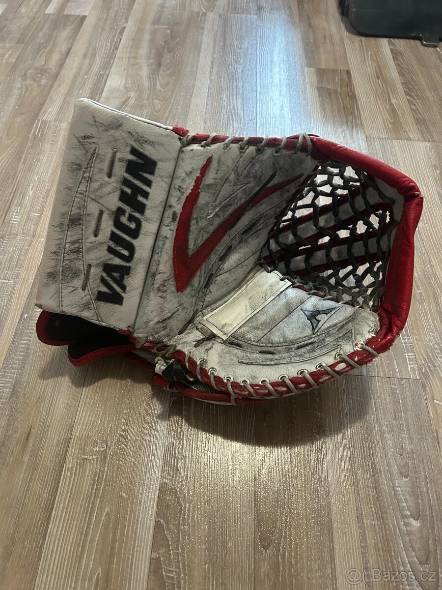 Lapačka Vaughn Velocity V5 7470