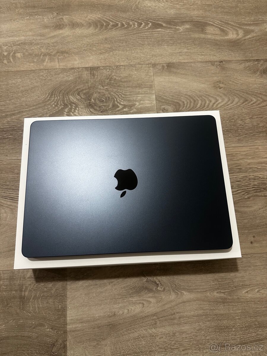 MacBook Air 13” M4 – Temně inkoustový | NOVÝ STAV