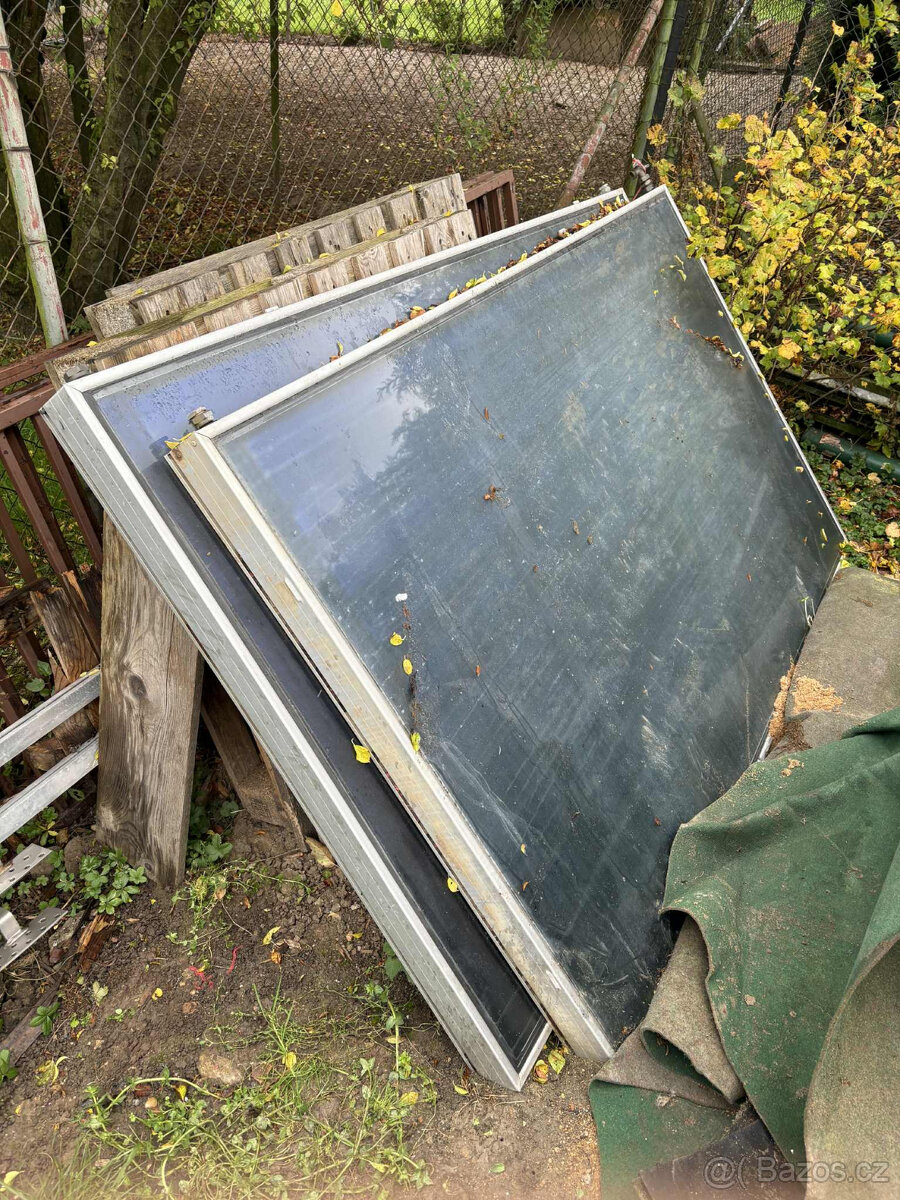 Solární panely na ohřev teplé vody