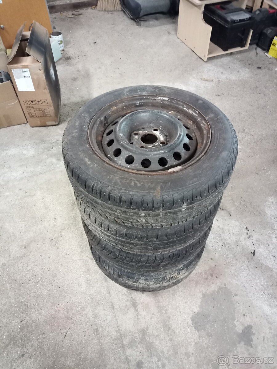 Plechové kola s letníma pneu 175/65 R14 4x100