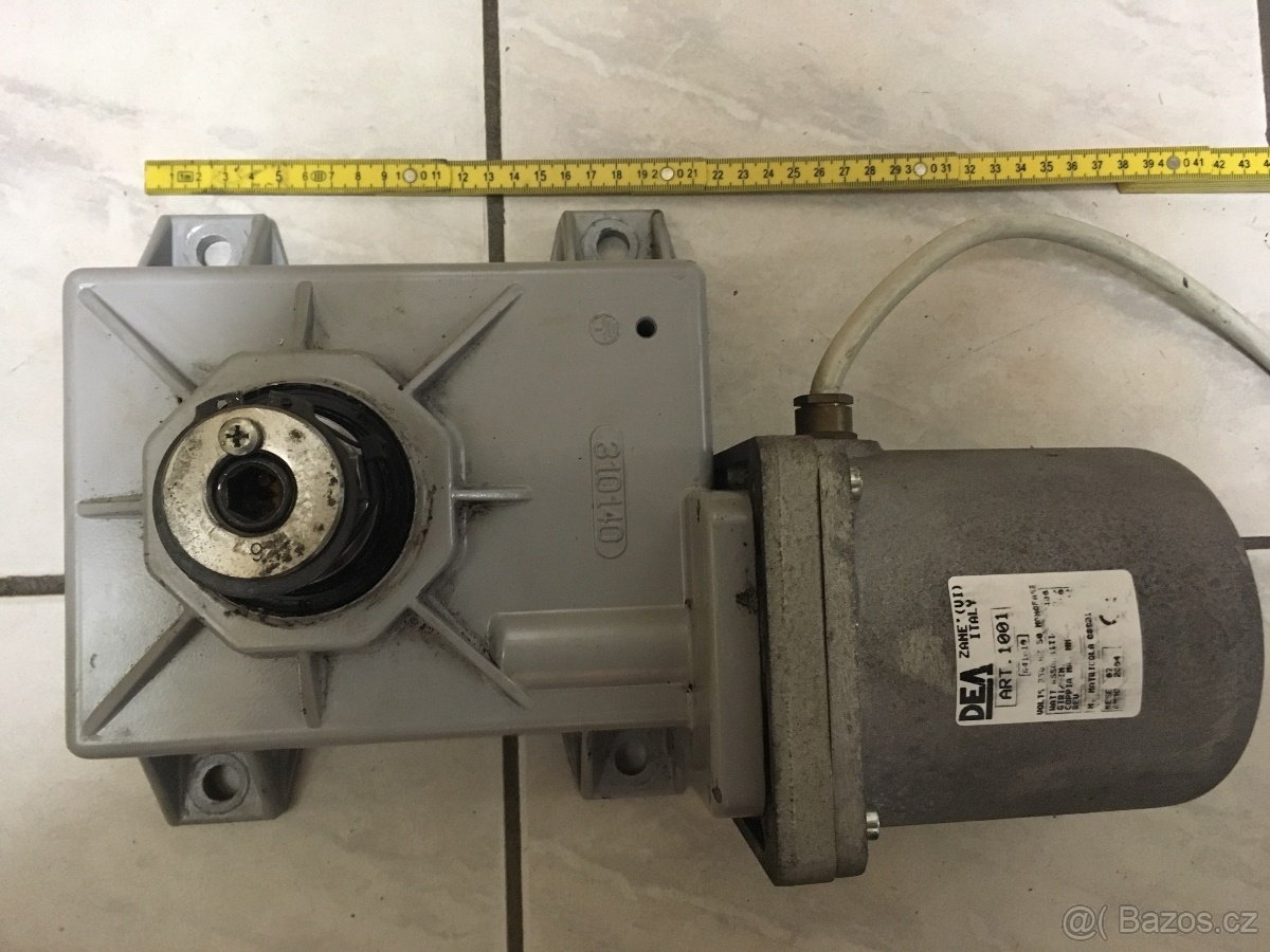 Motor s převodovkou