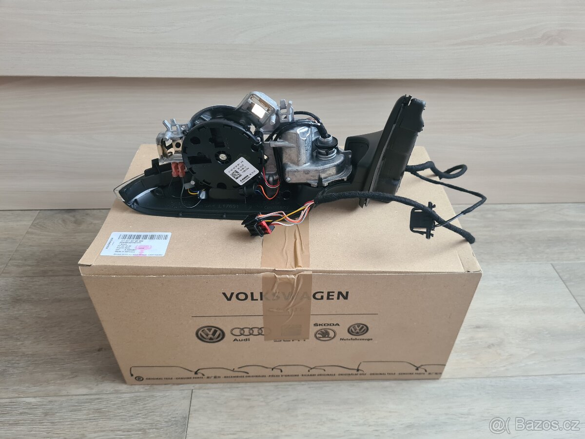 NOVÉ Levé zrcátko Superb 2 s podsvícením 9+2 PIN