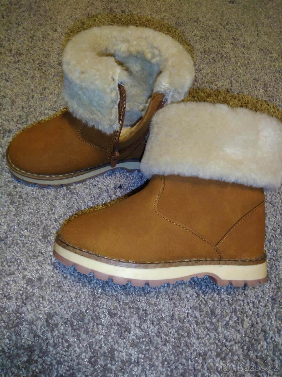 Nové hnědé zimní botičky Zara 23