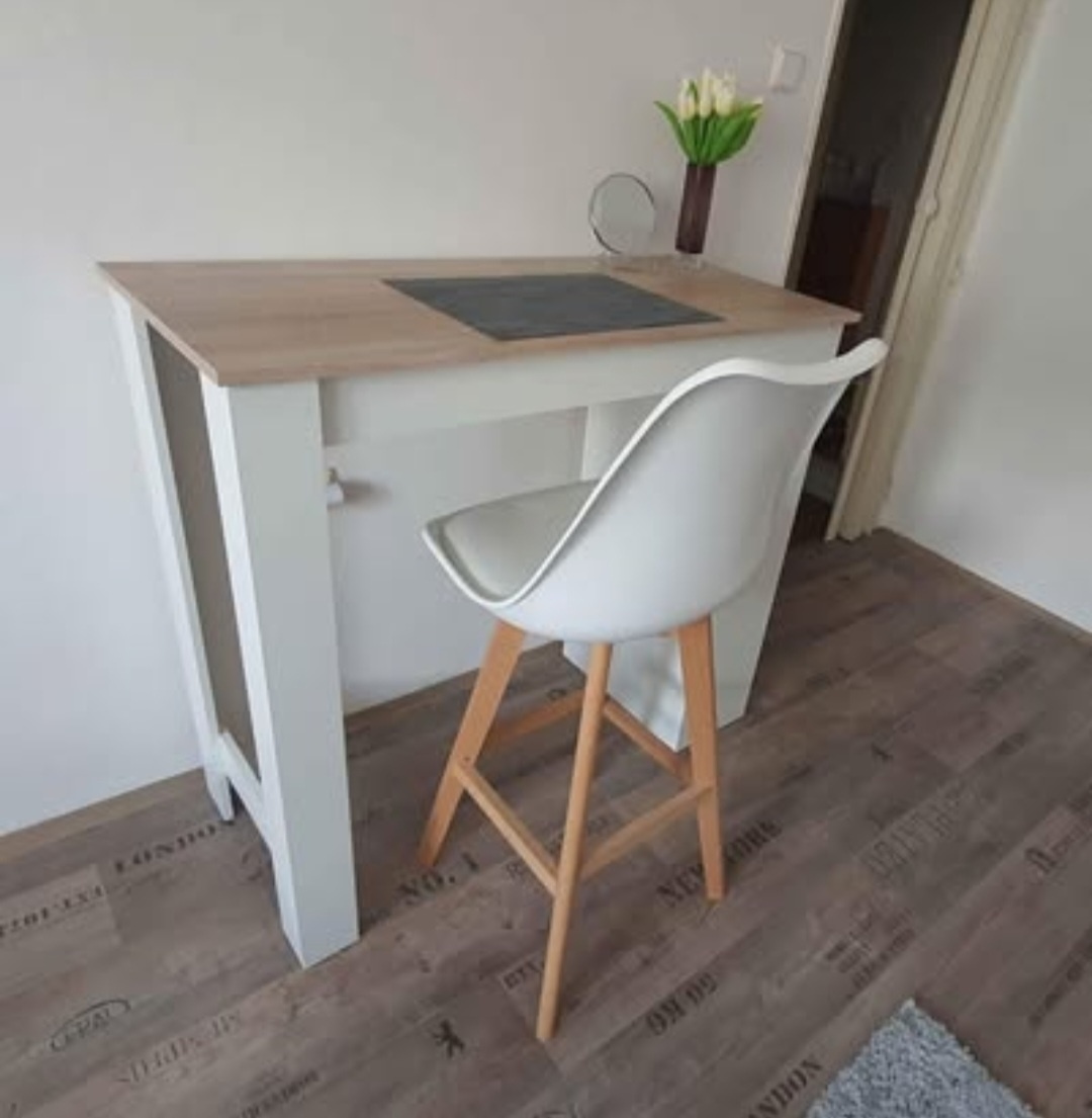 Barový stůl + židle