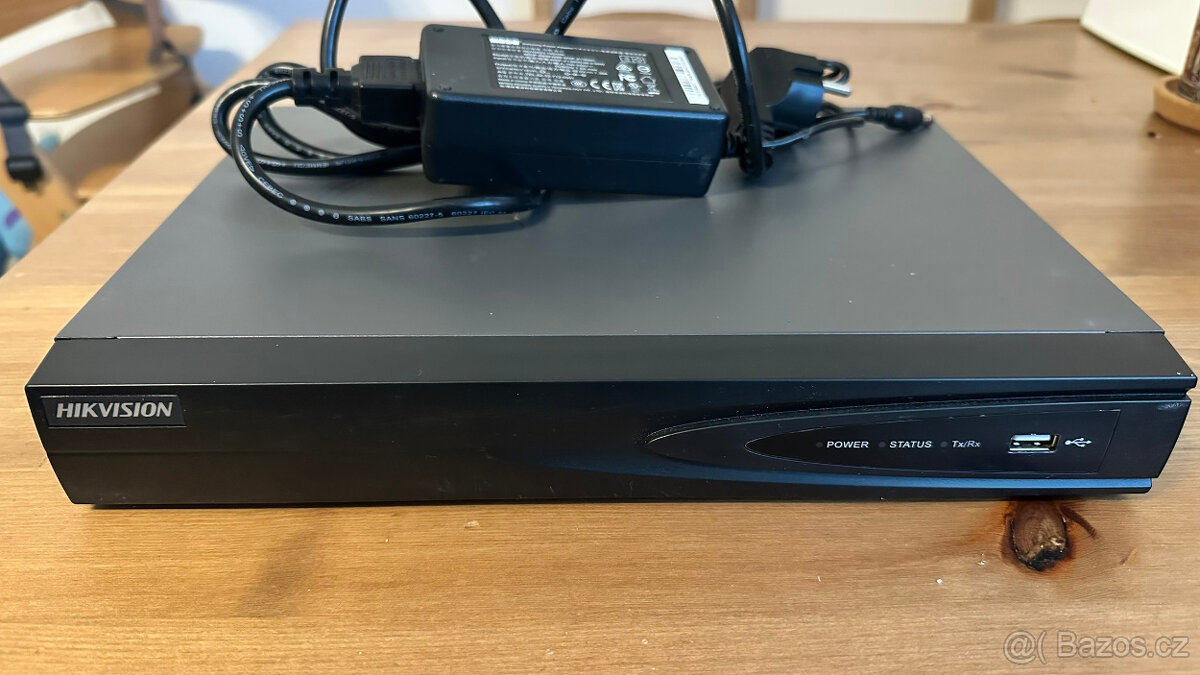 🎥 Kamerové 4kanálové PoE NVR Hikvision DS-7604NI-E1/4P