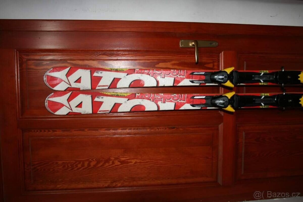 lyže Atomic redster 183 cm