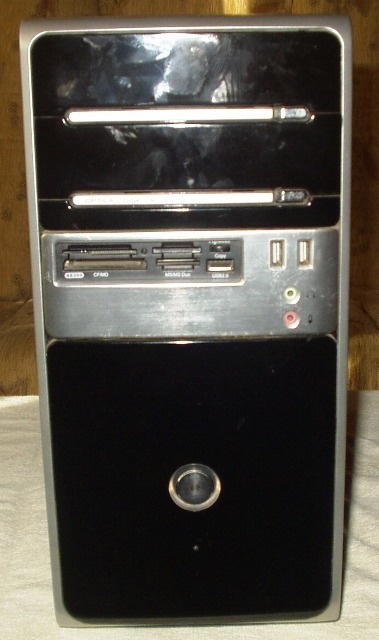 Starší plně funkční PC