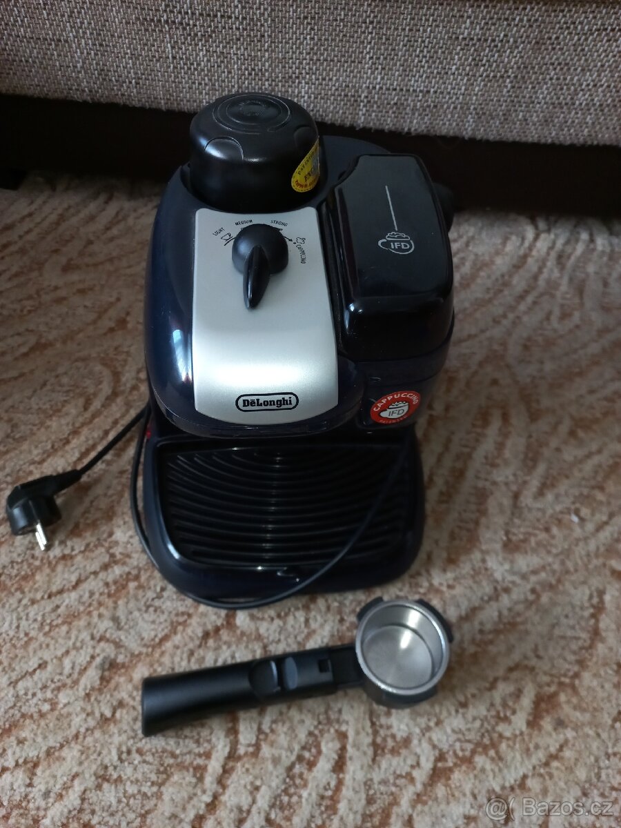 Kávovar De Longhi