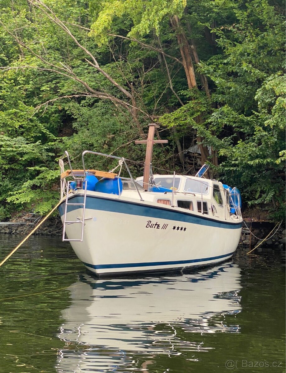 Motorsailer LM 27 Plachetnice, loď