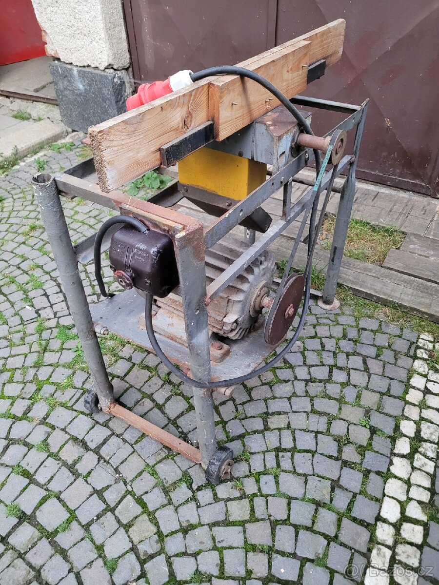 Hoblovačka srovnávačka