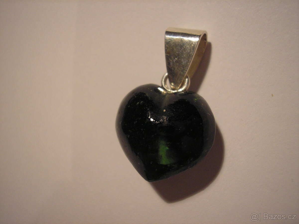 Přívěšek s vltavínem