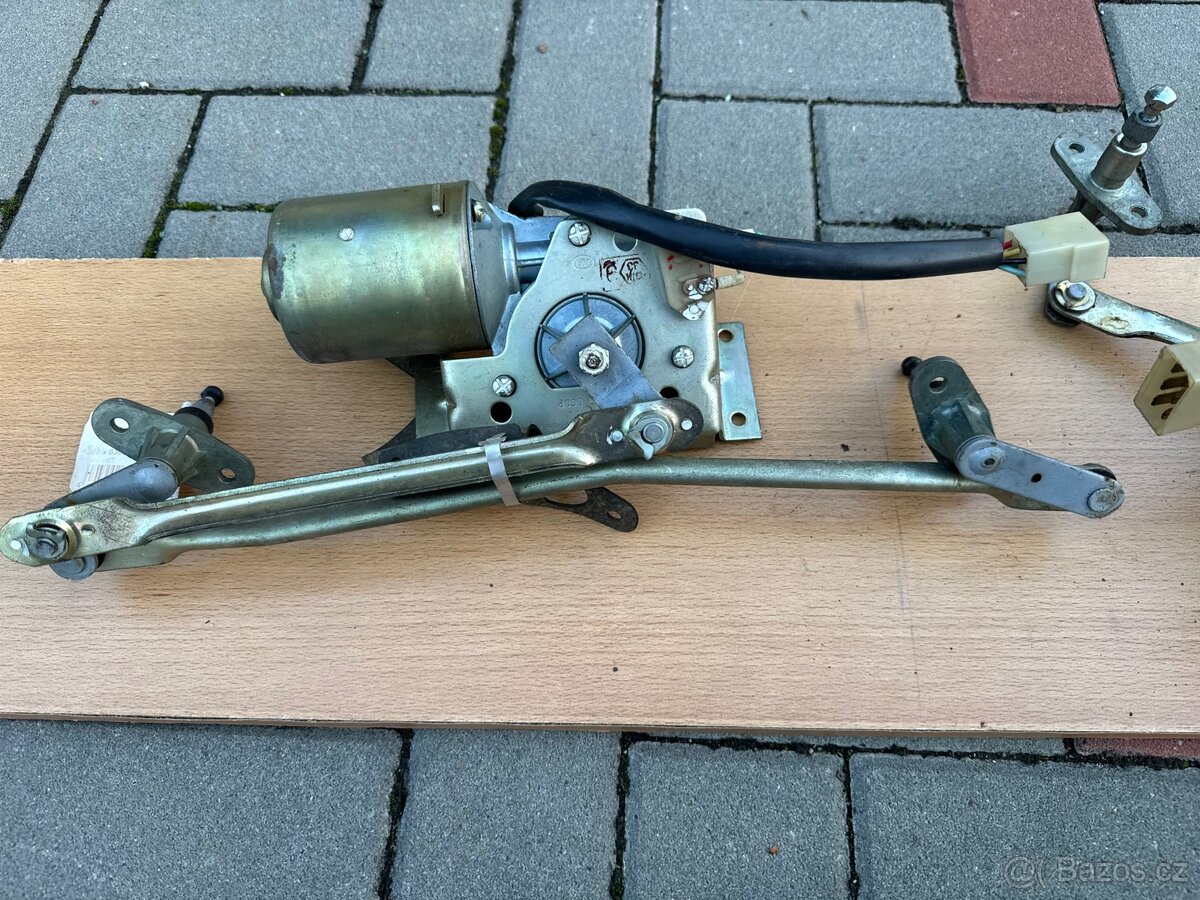 Volha Gaz 24, nové originál táhla motor stěračů, komplet