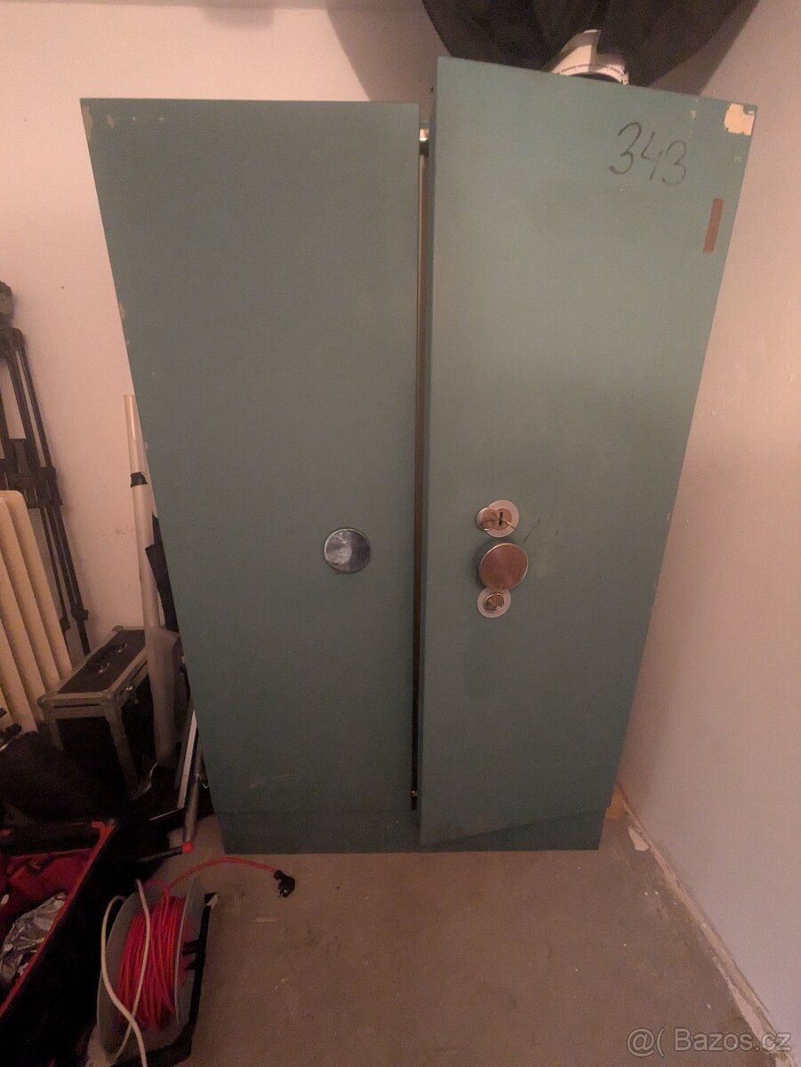 Veliký retro TREZOR