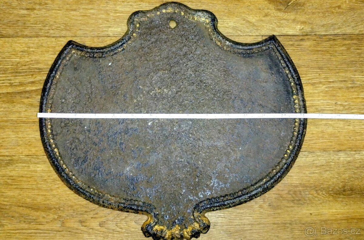 Litinová cedule, štít