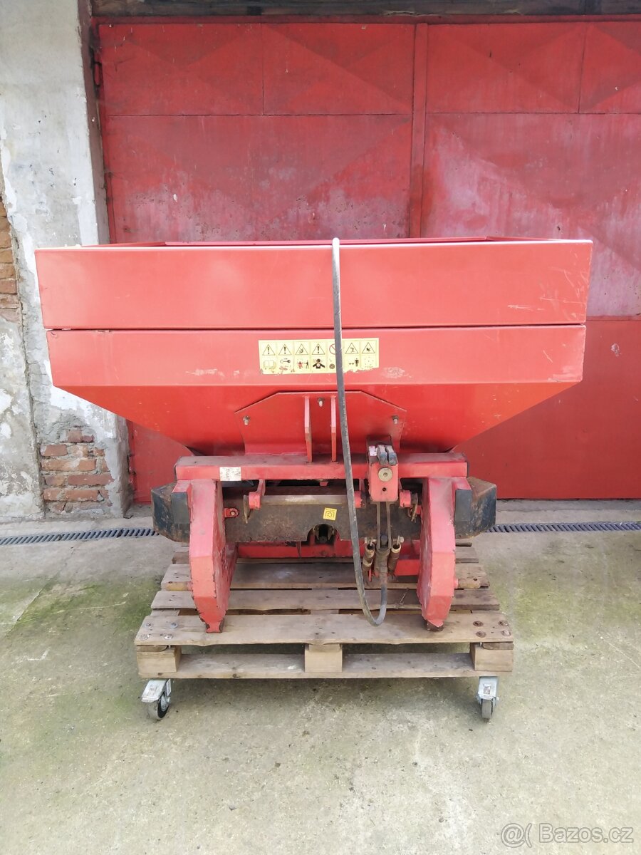 Prodám rozmetadlo průmyslových hnojiv