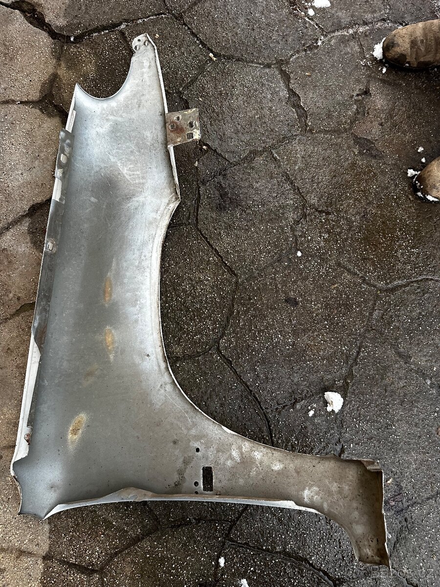 Přední blatník Citroen Saxo 2000