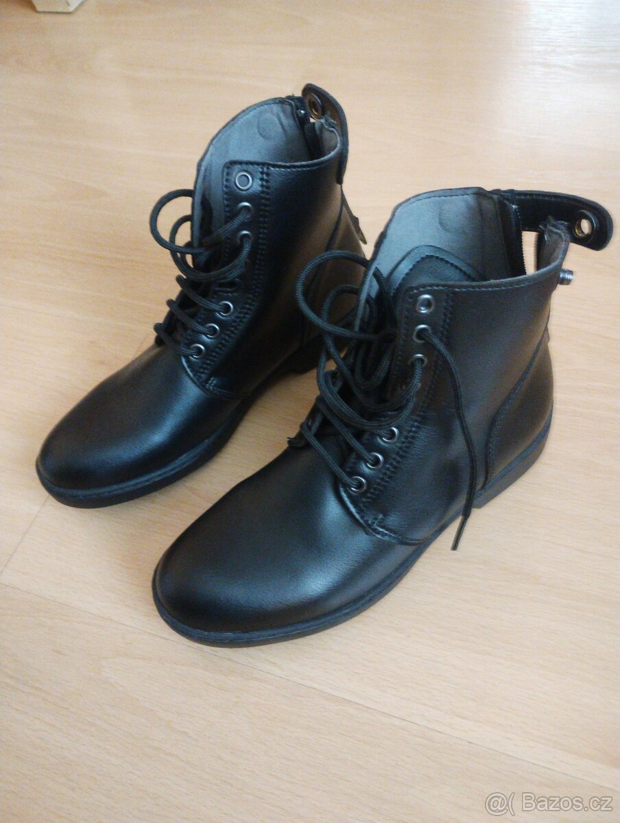 Jezdecké boty perka