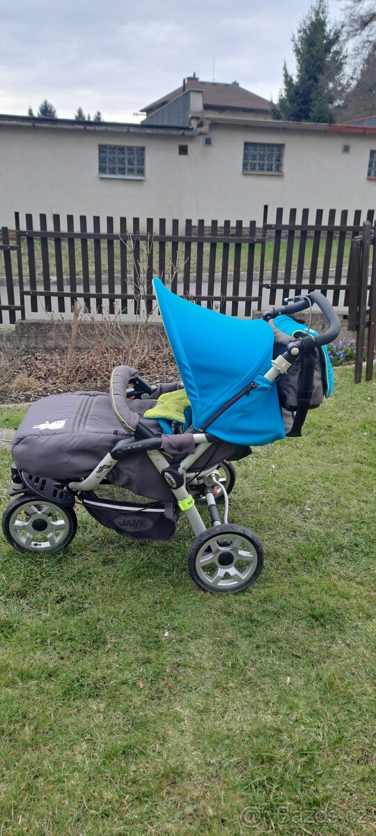 Sportovní kočárek