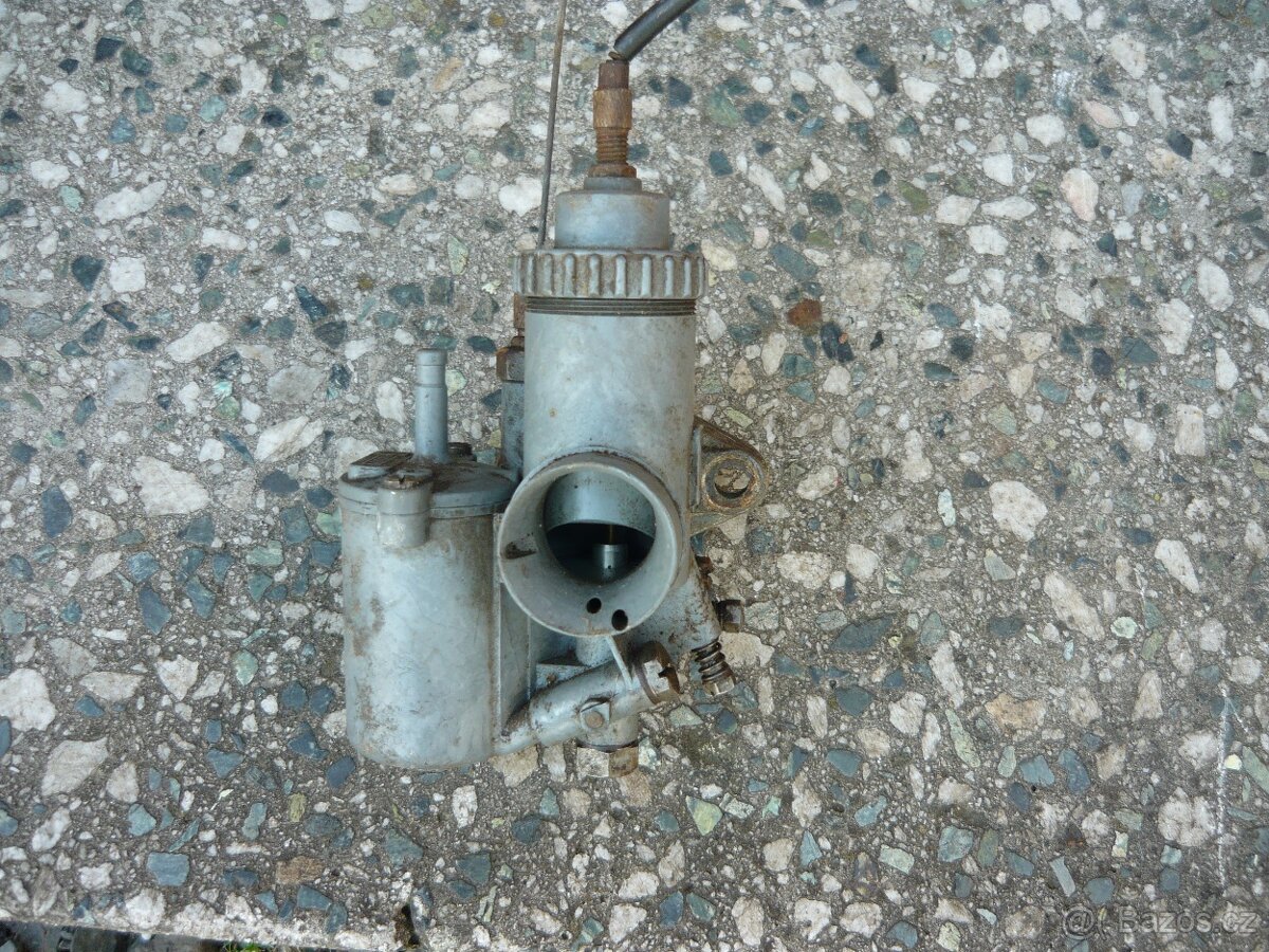 Skútr Čz prase 502-karburátor