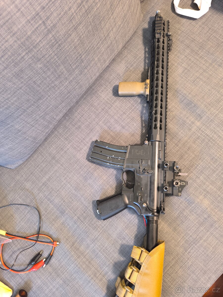 AEG, M4 AR15 +red dot