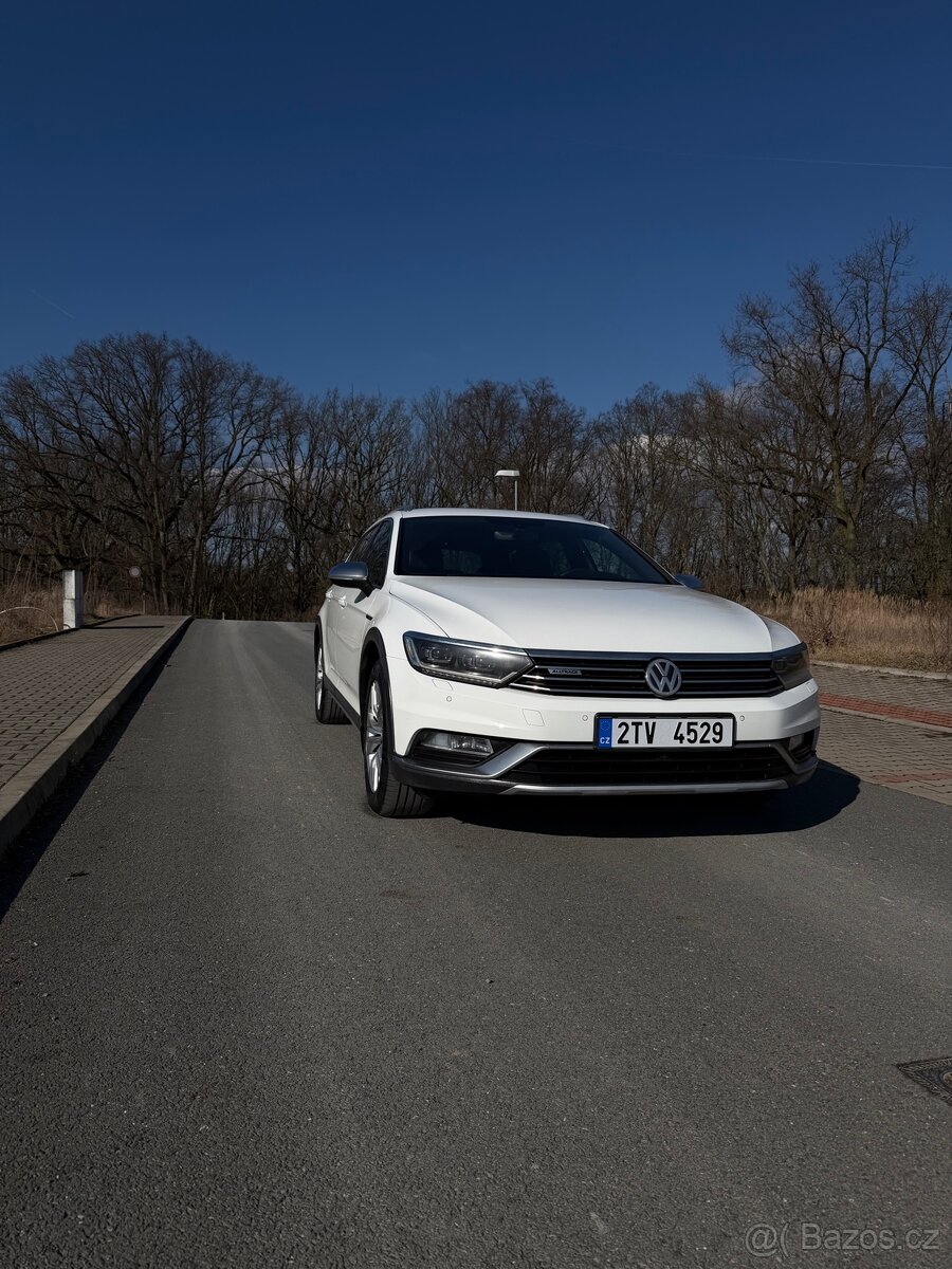 VW Passat Alltrack 2.0 TDI 140 kW/ DSG | 2016 | TOP VÝBAVA