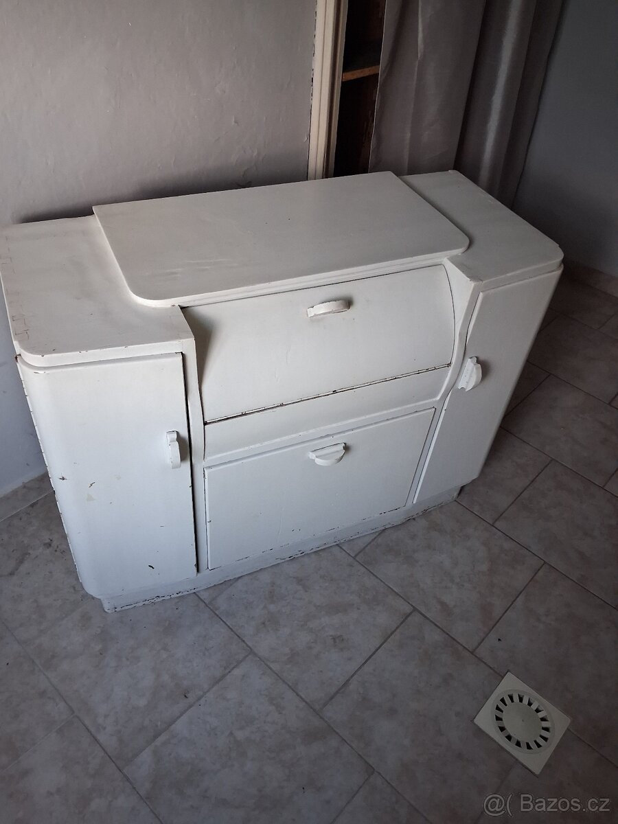Koupelnová skříňka