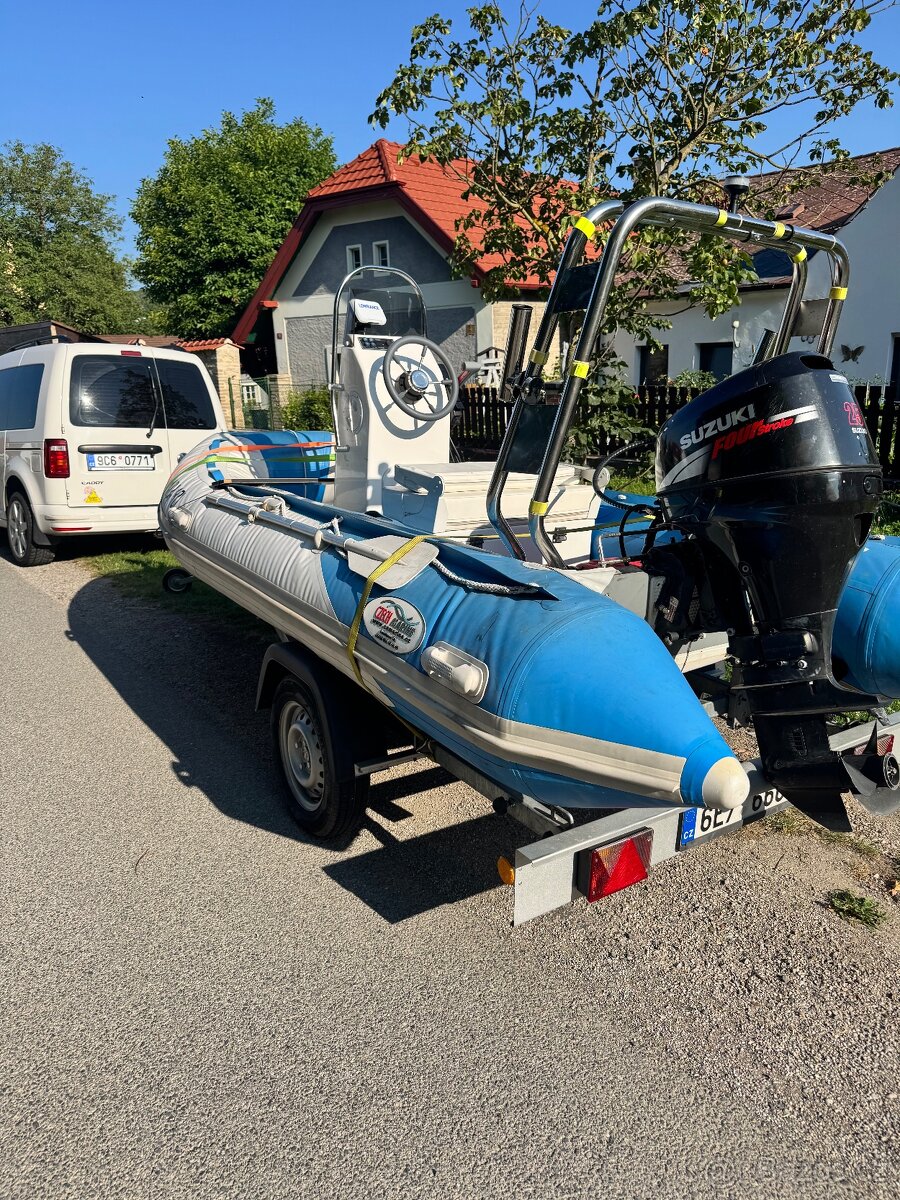 Prodám člun s motorem sutuki