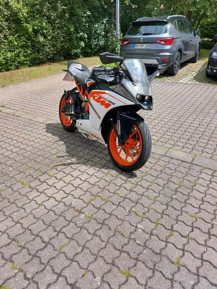 KTM RC 125 rok 2016